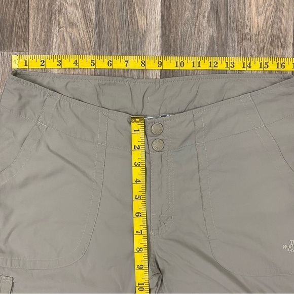 THE NORTH FACE khaki hiking cargo pants nylon capris Womens size 14 - Picture 7 of 11